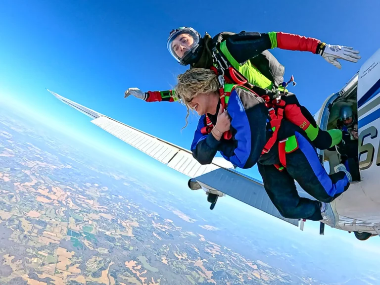 Luxury Tandem Skydiving USA: Premium Aviation & Safety Guide