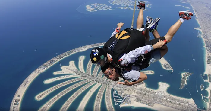 Skydiving Spots Overview: Comparative Analysis of Aviation Infrastructure, Drop Zones, and Airspace Systems